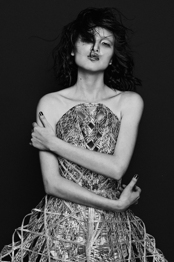 Chà Mi đầy ma mị trong bộ sưu tập của nhà thiết kế Lý Giám Tiền ảnh 2