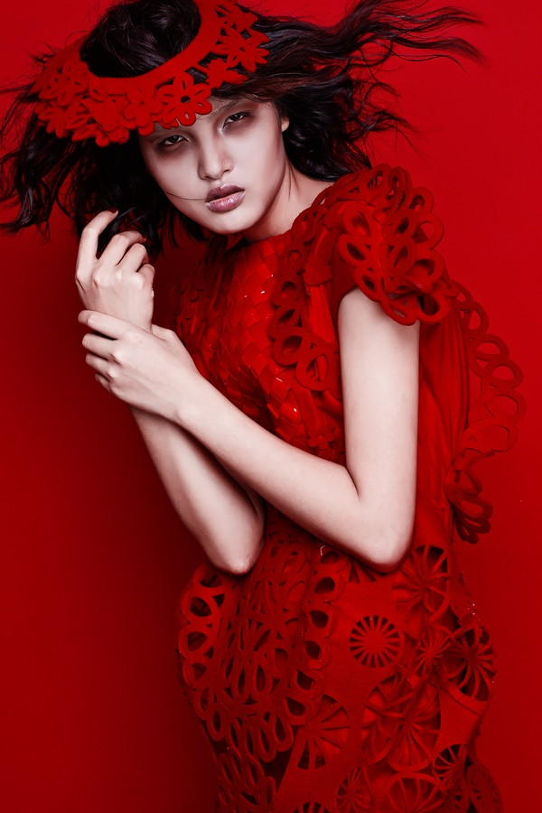 Chà Mi đầy ma mị trong bộ sưu tập của nhà thiết kế Lý Giám Tiền ảnh 8