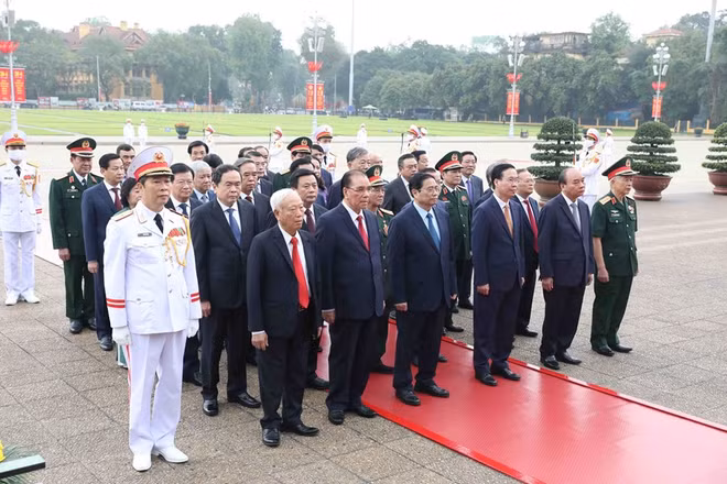Lãnh đạo Đảng, Nhà nước vào Lăng viếng Chủ tịch Hồ Chí Minh ảnh 1