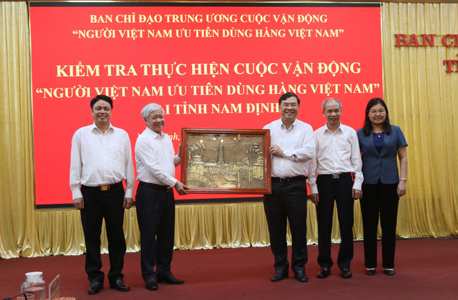 Xoá bỏ định kiến, so sánh giữa hàng nội và hàng ngoại ảnh 1