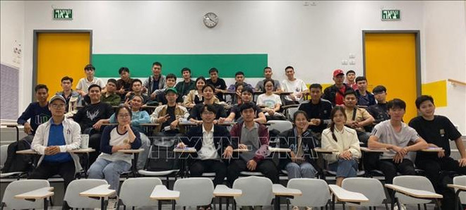 Tu nghiệp sinh Việt Nam ở miền Nam Israel trở lại trường học ảnh 1