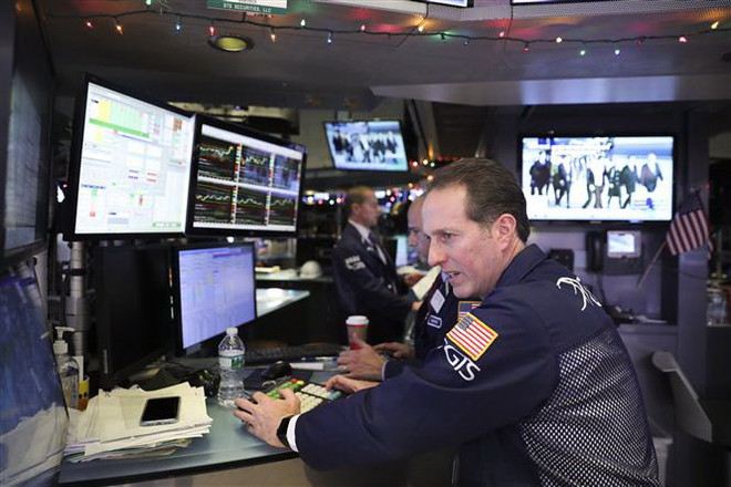 Đường cong lợi suất - nhân tố đang làm "chao đảo" Phố Wall ảnh 2