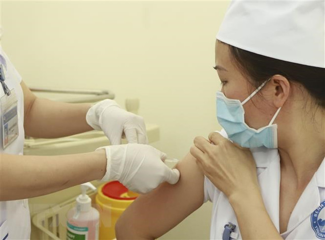 Bộ Y tế triển khai đợt 3 tiêm vaccine phòng bệnh COVID-19 ảnh 1