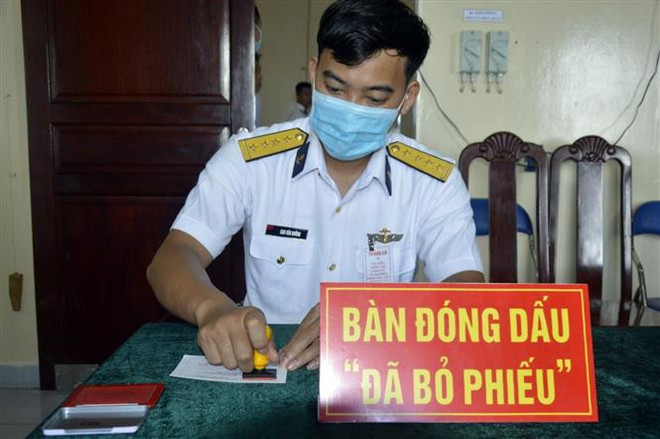 Bảo đảm tổ chức bầu cử ở các khu vực bỏ phiếu sớm đúng pháp luật ảnh 1