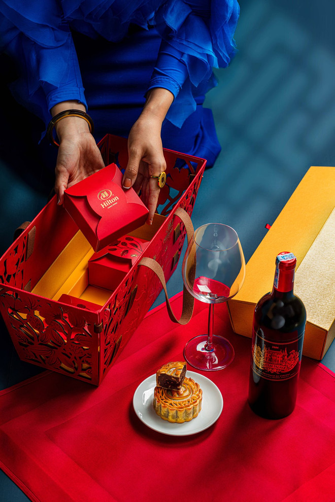 Bánh Trung Thu 2020: Ra mắt món quà dành tặng các 'chiến sĩ áo trắng' ảnh 9