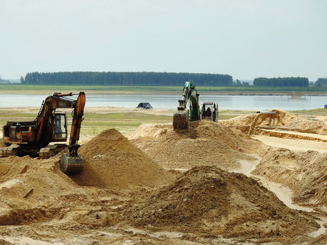 Xử lý nghiêm sai phạm trong khai thác cát lòng hồ Dầu Tiếng ảnh 1