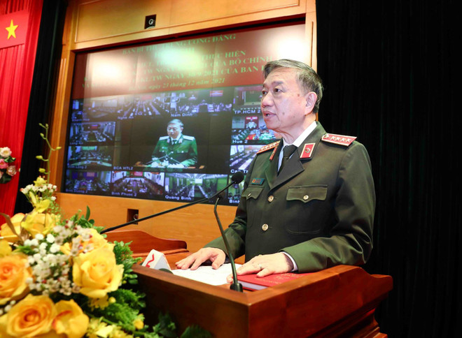 Đại tướng Tô Lâm, Ủy viên Bộ Chính trị, Bộ trưởng Bộ Công an phát biểu. (Ảnh: Phạm Kiên/TTXVN) Đẩy mạnh công tác bảo đảm an ninh, trật tự và phòng chống tội phạm ảnh 3