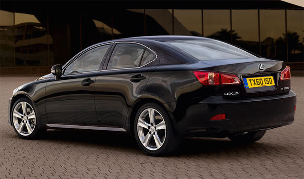 Hãng Toyota triệu hồi gần 16.000 chiếc xe Lexus ở Trung Quốc ảnh 1