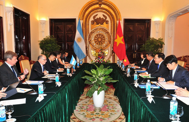 Bộ trưởng Ngoại giao và Tôn giáo Argentina thăm chính thức Việt Nam ảnh 1