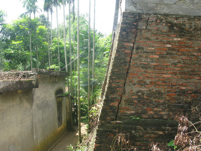 Hòa Bình: Tuyến đường 445 vẫn ách tắc, di dời khẩn cấp một số hộ dân ảnh 2