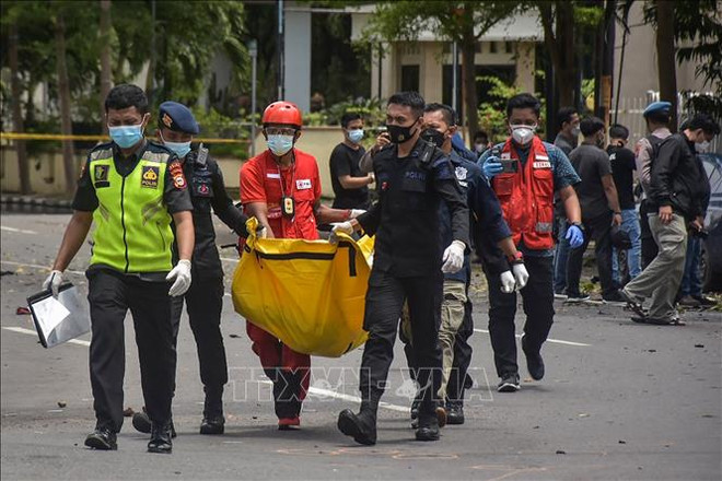 Indonesia điều tra vụ nổ tại nhà thờ theo hướng đánh bom liều chết ảnh 1
