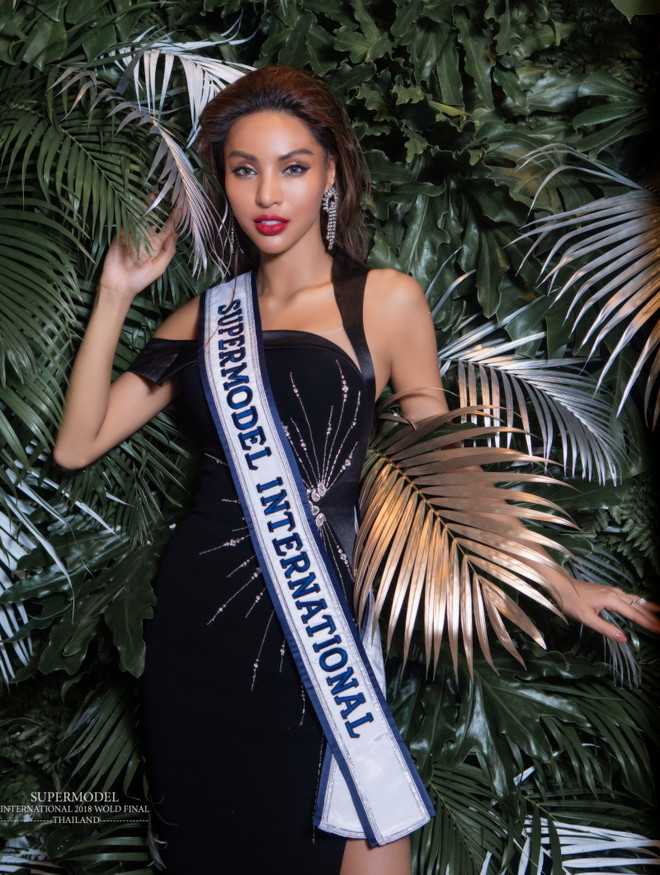 Đại diện Việt Nam đăng quang cuộc thi Siêu mẫu quốc tế 2018 ảnh 11
