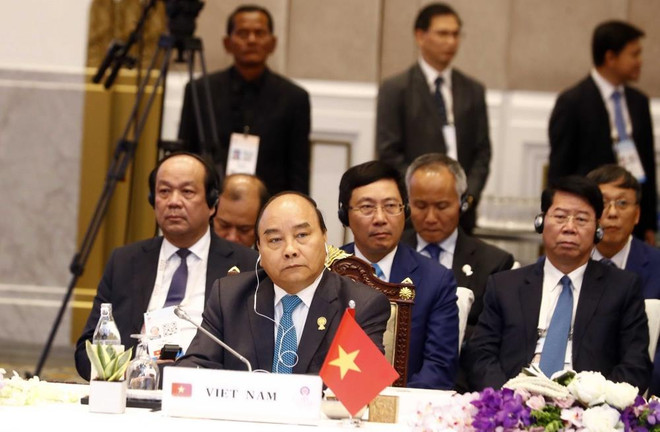 Thủ tướng Nguyễn Xuân Phúc dự Phiên toàn thể Hội nghị cấp cao ASEAN lần thứ 34. (Ảnh: Thống Nhất/TTXVN) Thủ tướng Nguyễn Xuân Phúc dự Phiên toàn thể Hội nghị Cấp cao ASEAN 34 ảnh 1