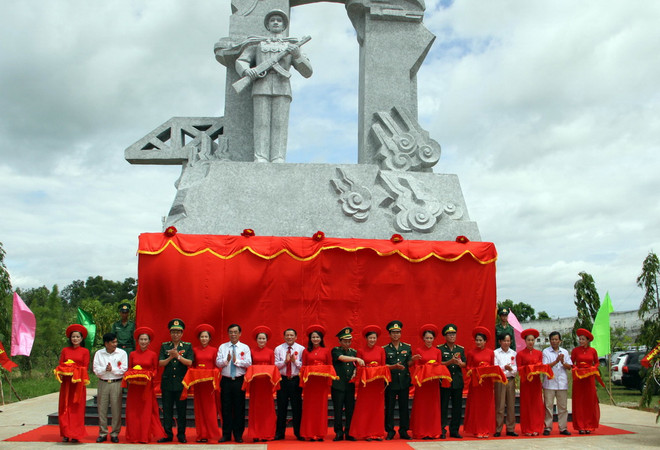 Khánh thành Tượng đài Chiến sỹ Công an nhân dân bảo vệ giới tuyến ảnh 1