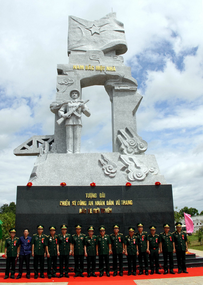 Khánh thành Tượng đài Chiến sỹ Công an nhân dân bảo vệ giới tuyến ảnh 2