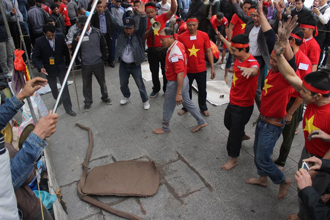 Sôi nổi các hoạt động tại lễ hội mùa Xuân Côn Sơn-Kiếp Bạc ảnh 1