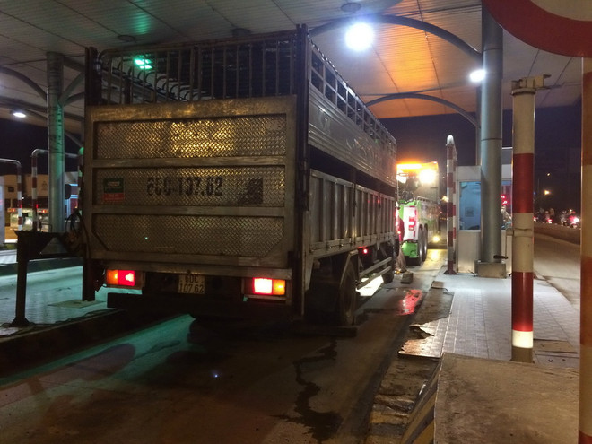 Xe tải vi phạm lao thẳng vào cảnh sát giao thông, 1 chiến sỹ tử vong ảnh 1