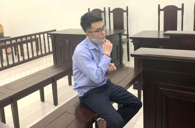 Lừa bán vé xem bóng đá, vé máy bay để chiếm đoạt hàng trăm triệu đồng ảnh 1