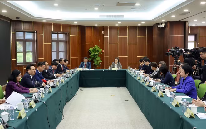 ttxvn_chu tich quoc hoi tham hong kieu 2.jpg