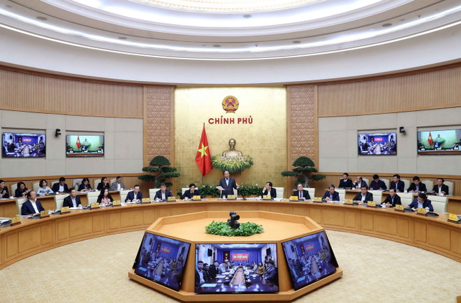 Thủ tướng Nguyễn Xuân Phúc phát biểu tại hội nghị. (Ảnh: Thống Nhất/TTXVN) Thủ tướng: Giải quyết tình trạng nông sản 'được mùa, mất giá' ảnh 2