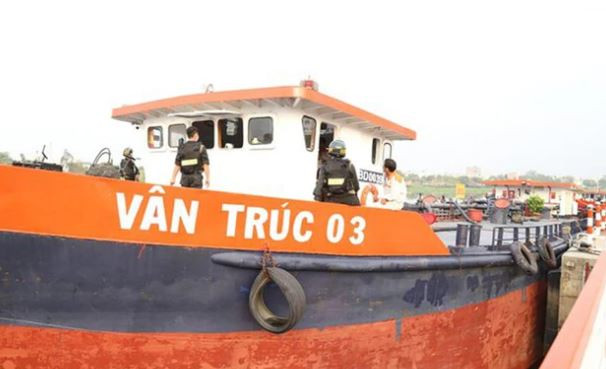 Vụ buôn lậu gần 200 triệu lít xăng: Tám bị cáo kháng cáo ảnh 2