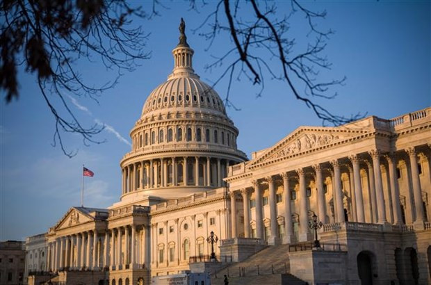 Tòa nhà Quốc hội Mỹ ở Washington, DC. (Ảnh: AFP/TTXVN) Mỹ: Giá xăng đã giảm, tại sao lạm phát vẫn chưa hạ nhiệt? ảnh 2