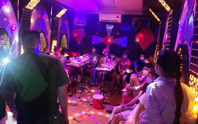 Hà Nội: Phát hiện 19 đối tượng sử dụng ma túy trái phép ở quán karaoke ảnh 1