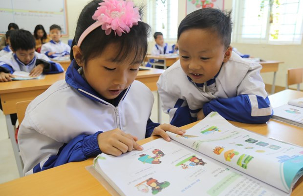 Đảm bảo cung ứng sách giáo khoa đầy đủ, kịp thời cho năm học mới ảnh 2