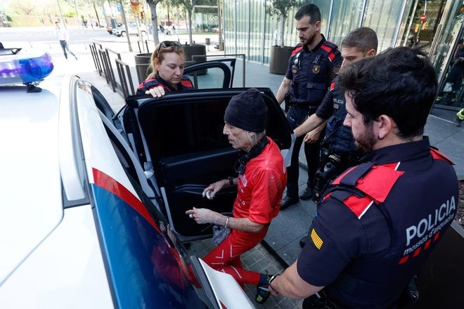 'Người nhện Pháp' Alain Robert: Leo trèo là đam mê và triết lý sống ảnh 2