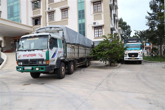 Tây Ninh: Bắt tạm giam 4 đối tượng buôn lậu hơn 170 tấn đường cát ảnh 1