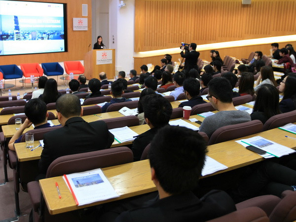 Trí thức trẻ Việt tại Anh tìm hiểu cơ hội về nước làm việc ảnh 1