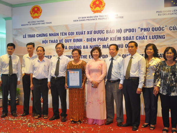 Thêm một nhãn hiệu nước mắm Phú Quốc tại miền Bắc ảnh 1