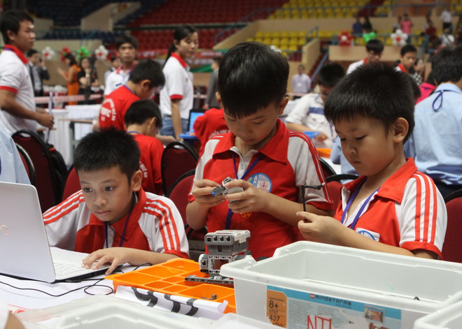 56 đội tranh tài trong Ngày hội Robothon thành phố Hà Nội ảnh 1