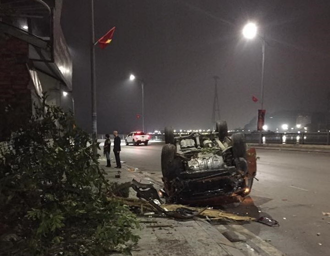 Quảng Ninh: Va chạm liên hoàn khiến ba ôtô con hư hỏng nặng ảnh 1