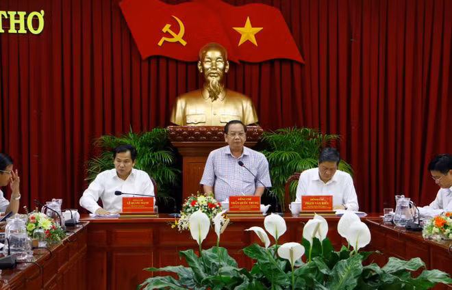 Cần Thơ lập 3 nhóm phụ trách soạn thảo văn kiện Đại hội Đảng ảnh 1