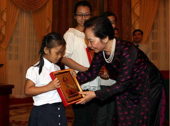 Mỗi năm có 3,5 triệu học sinh, sinh viên nghèo được học bổng ảnh 1