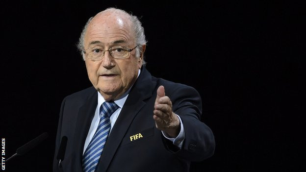 Ông Sepp Blatter vẫn làm chủ tịch FIFA trong thời gian bị điều tra ảnh 1