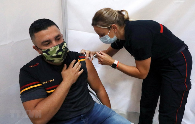 Israel khuyến nghị Mỹ cho phép tiêm mũi bổ sung vaccine ảnh 1