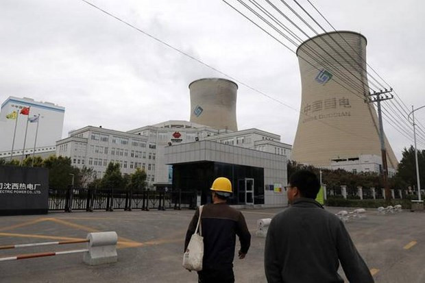 Bên ngoài một nhà máy nhiệt điện than China Energy ở Thẩm Dương, tỉnh Liêu Ninh, Trung Quốc. (Nguồn: Reuters) Trung Quốc cân nhắc biện pháp can thiệp để kiểm soát giá than nhiệt ảnh 1