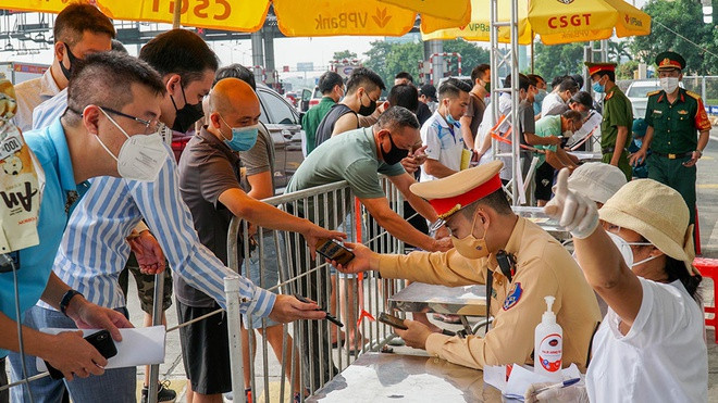 Yêu cầu hơn 2.600 lượt phương tiện quay đầu không ra, vào thành phố ảnh 1