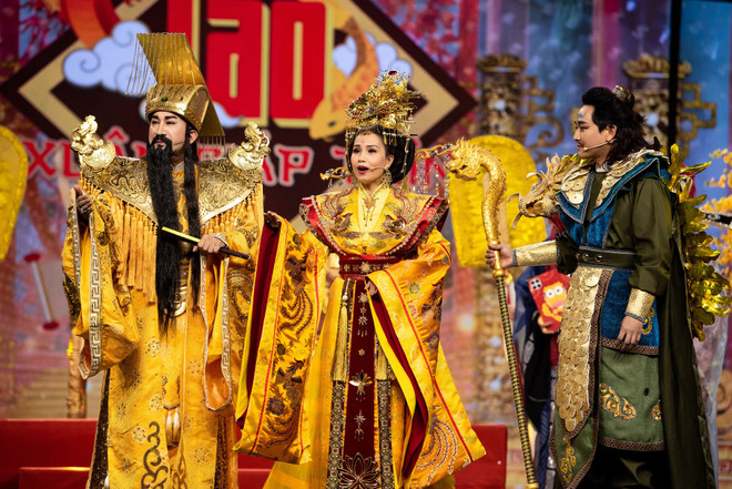 Ngọc Hoàng (NSƯT Kim Tử Long), Thiên Hậu (Ca sĩ Cẩm Ly), Cá chép (Hứa Vĩ Văn).jpg