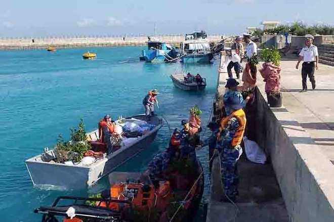 Những món quà tinh thần đặc biệt gửi tới hải đảo trong dịp Tết ảnh 2