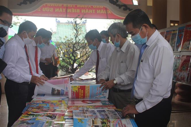 Giới thiệu hơn 300 ấn phẩm sách, báo tại Hội Báo Xuân ở Đồng Nai ảnh 2