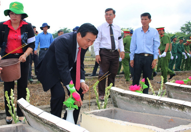An táng hài cốt liệt sỹ quân tình nguyện hy sinh tại Campuchia ảnh 1
