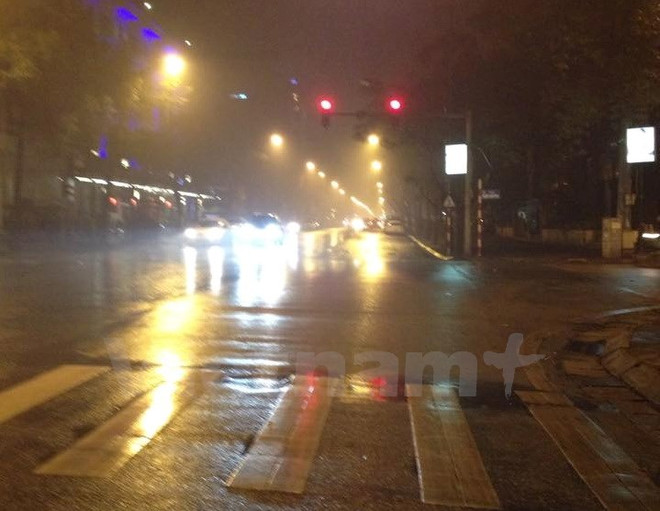 Miền Bắc trời se lạnh, Nam Bộ nguy cơ mưa lớn và sấm sét ảnh 1