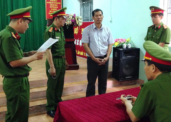 Bắt tạm giam đối tượng tàng trữ trái phép gần 1.200 khúc gỗ nghiến ảnh 1