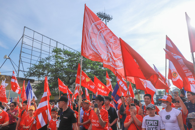 Cổ động viên 'hâm nóng' chảo lửa Thanh Hóa trước đại chiến V-League ảnh 7