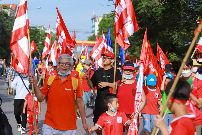 Cổ động viên 'hâm nóng' chảo lửa Thanh Hóa trước đại chiến V-League ảnh 6
