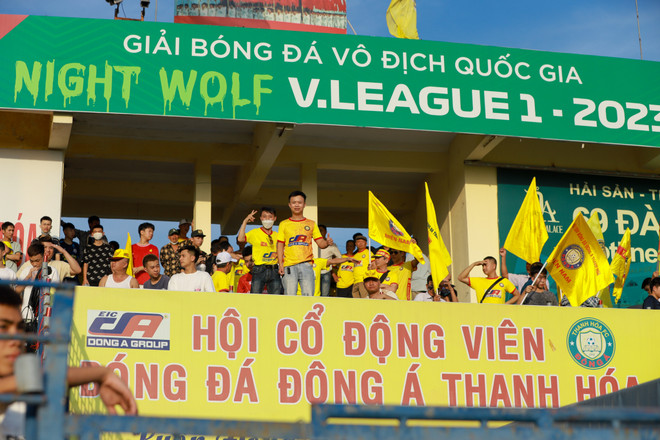 Cổ động viên 'hâm nóng' chảo lửa Thanh Hóa trước đại chiến V-League ảnh 2