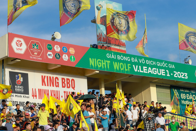 Cổ động viên 'hâm nóng' chảo lửa Thanh Hóa trước đại chiến V-League ảnh 1